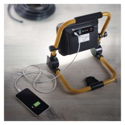 Dimmerdatav LED-valonheitin akuga 20W IP54 2000lm