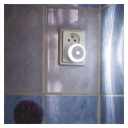 LED-yövalo 230V, 2lm, valosensori